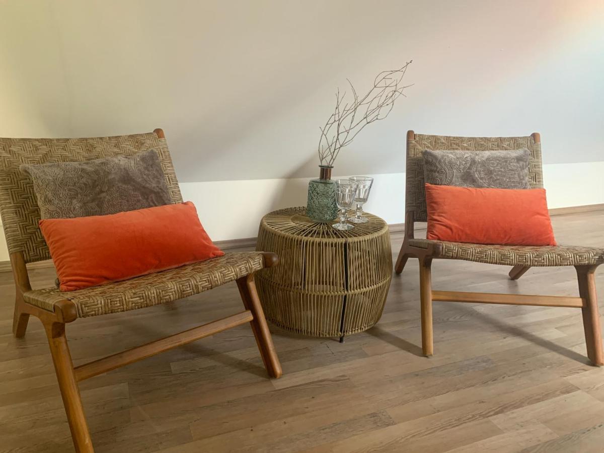 Bezaubernde Ferienwohnung Mit Rosengarten Waldershof Esterno foto