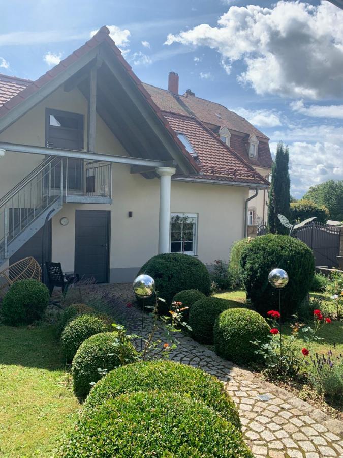 Bezaubernde Ferienwohnung Mit Rosengarten Waldershof Esterno foto