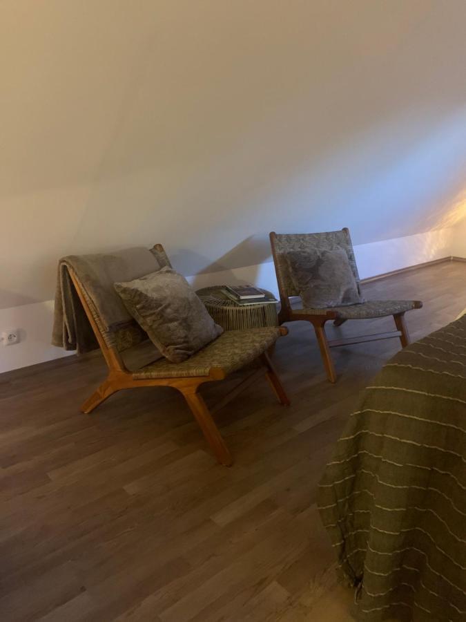 Bezaubernde Ferienwohnung Mit Rosengarten Waldershof Esterno foto
